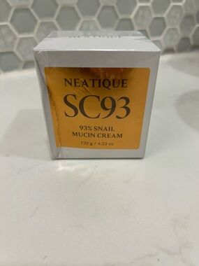 SC93 93% Snail Mucin Cream – Gold & White Hydrating Moisturizer-Brand New 💛